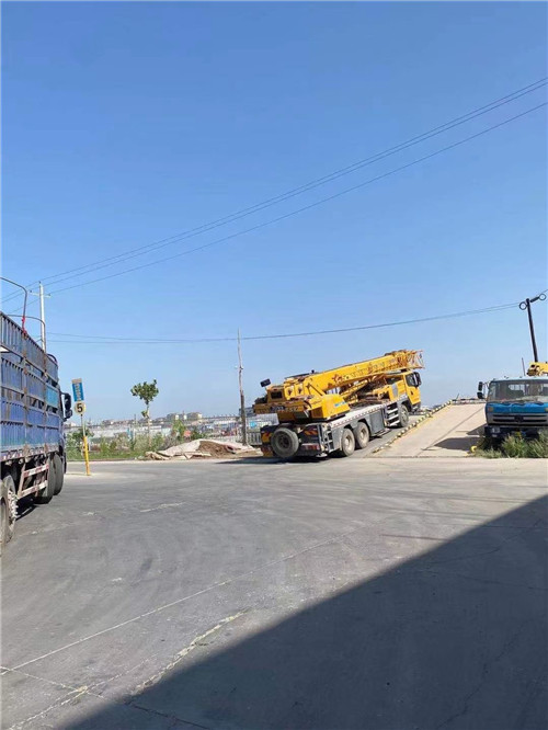 龙里县25吨吊车的租赁价格大概是多少？