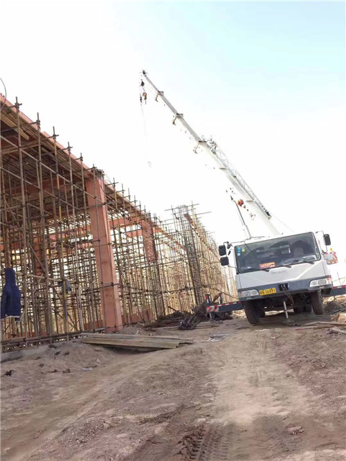 龙里县吊车作业的安全注意事项有哪些？